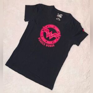 Under Armour wonder Woman Black and Pink T-Shirt DC Comics M Heat Gear